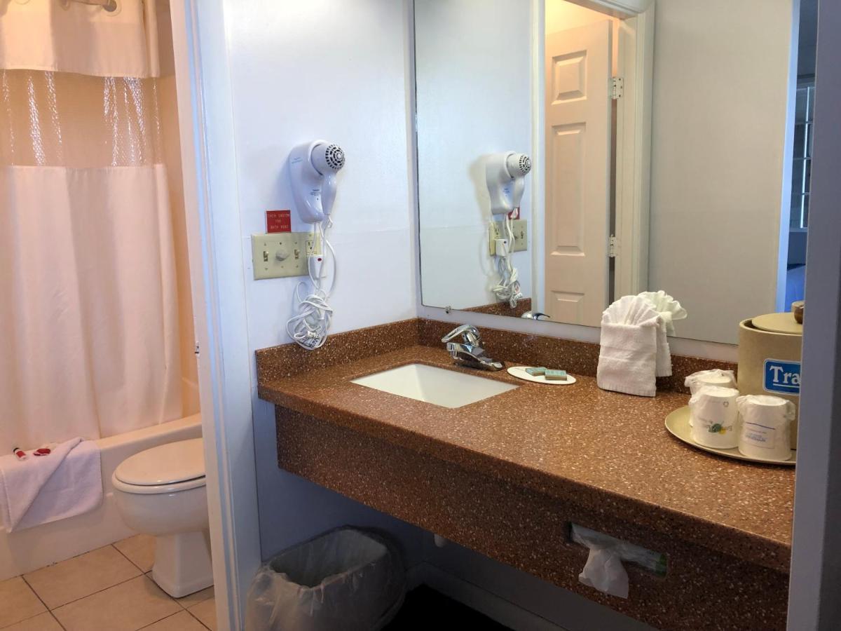 Travelodge By Wyndham Cape Cod Area West Dennis Ruang foto