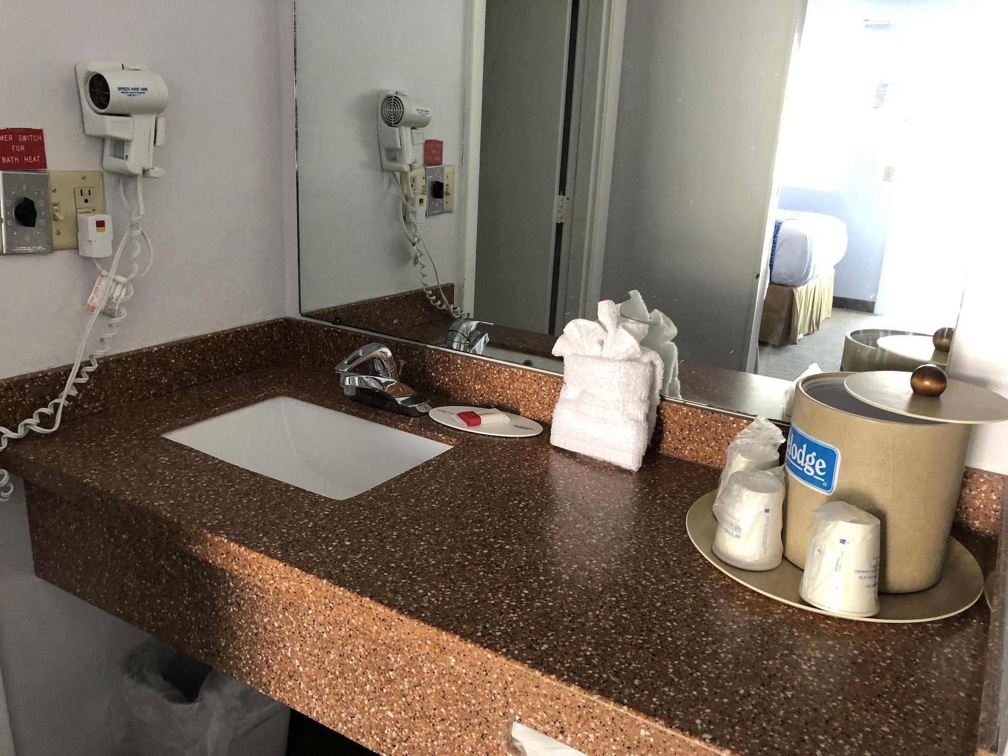 Travelodge By Wyndham Cape Cod Area West Dennis Bagian luar foto