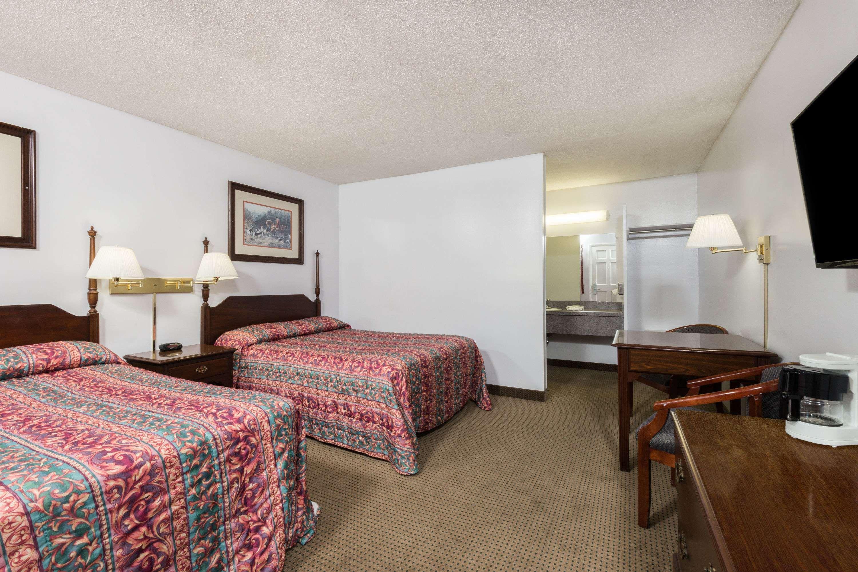 Travelodge By Wyndham Cape Cod Area West Dennis Bagian luar foto
