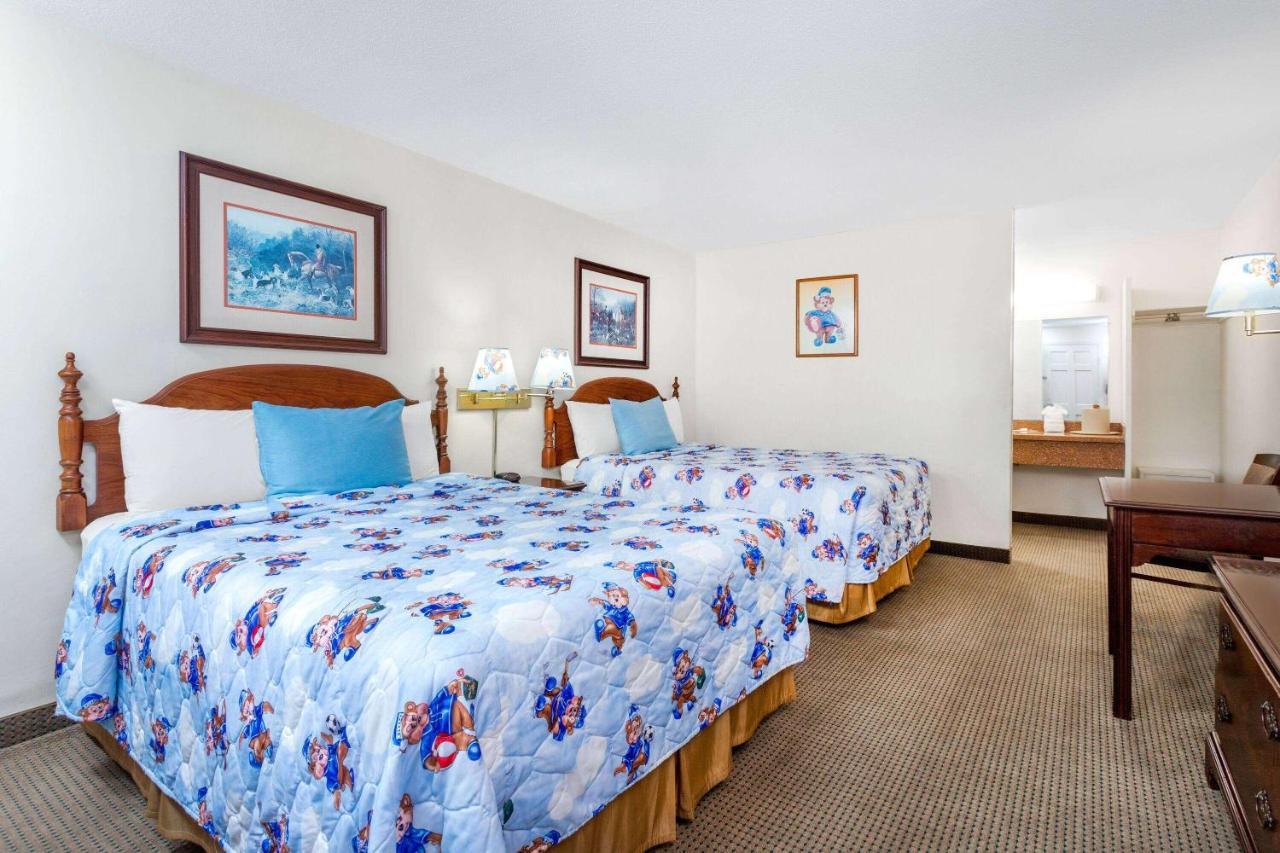 Travelodge By Wyndham Cape Cod Area West Dennis Bagian luar foto