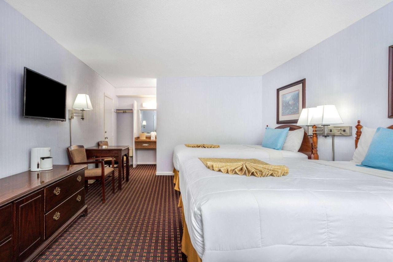 Travelodge By Wyndham Cape Cod Area West Dennis Bagian luar foto