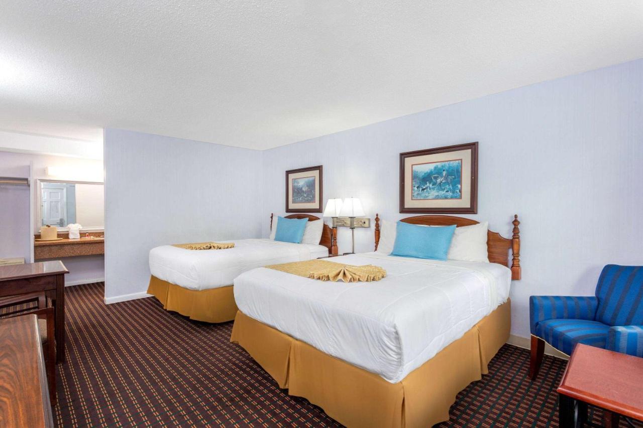 Travelodge By Wyndham Cape Cod Area West Dennis Bagian luar foto
