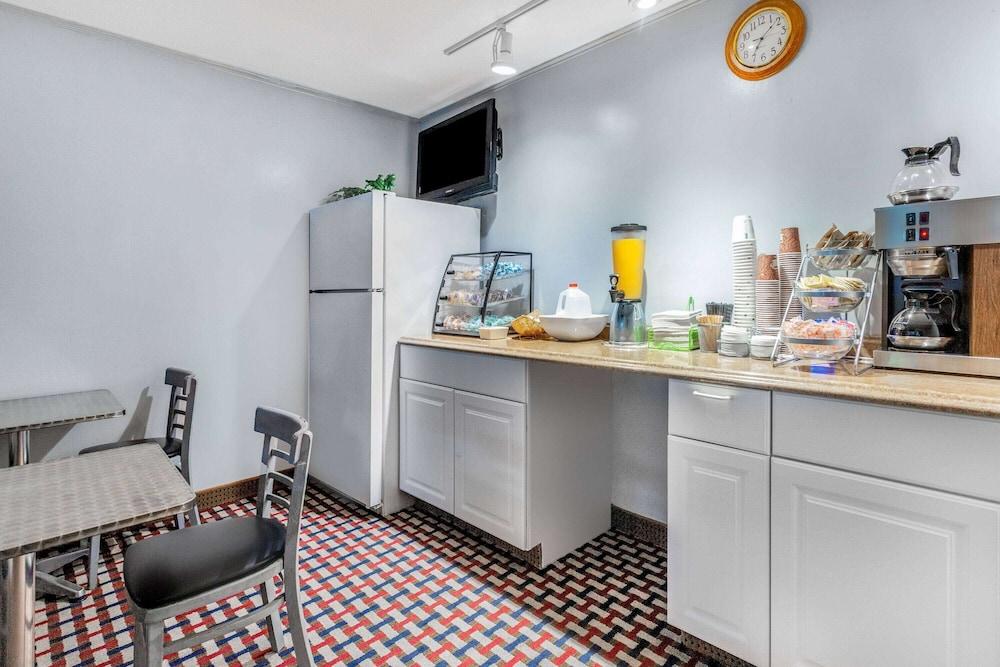 Travelodge By Wyndham Cape Cod Area West Dennis Bagian luar foto